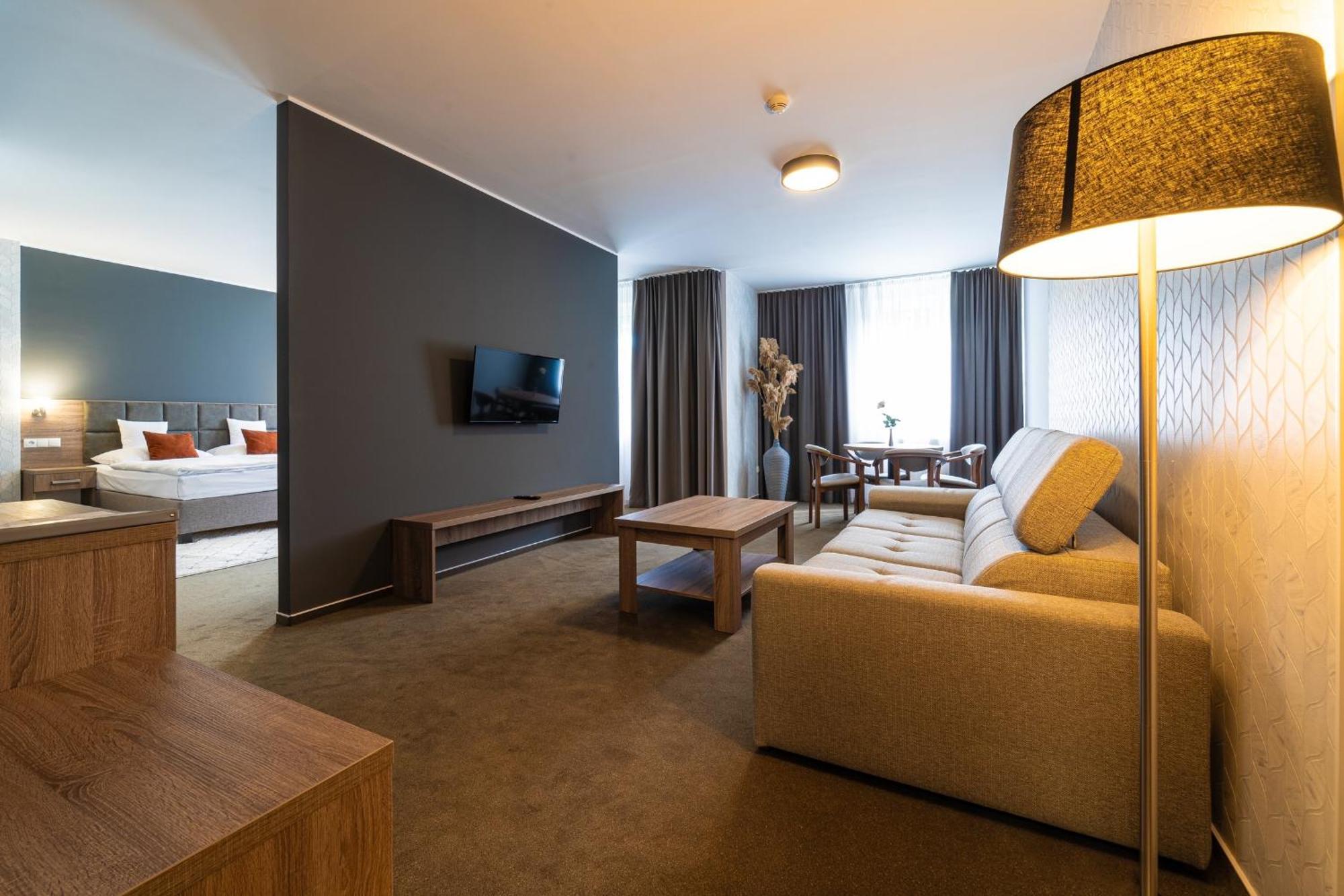 Hotel Slavia Svidnik Spa & Restaurant Extérieur photo
