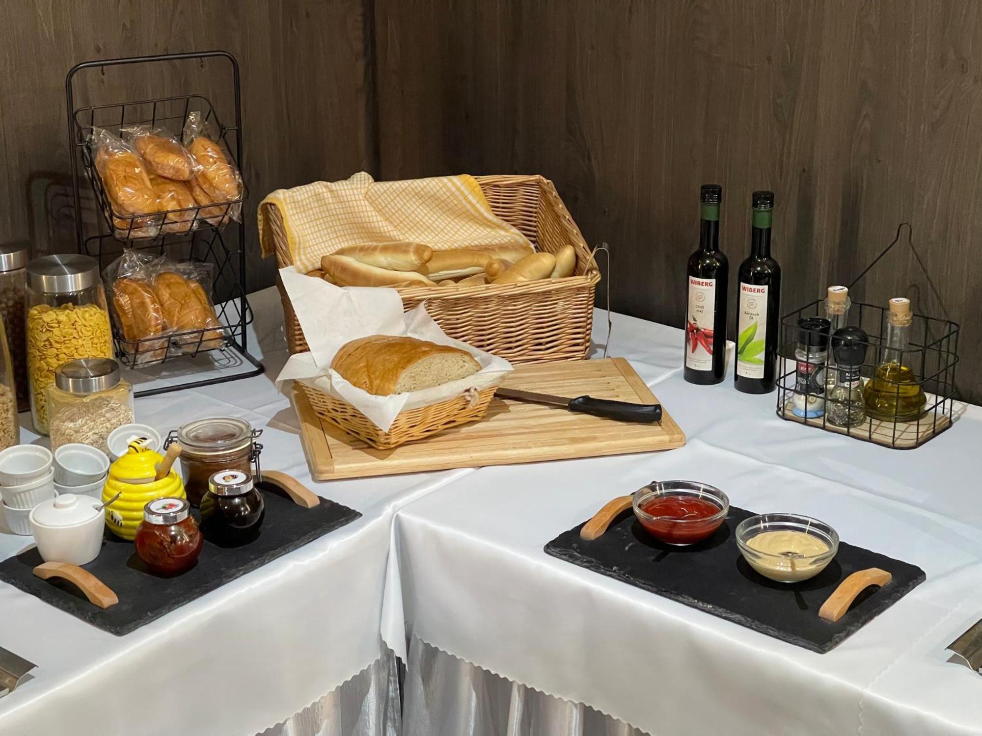 Hotel Slavia Svidnik Spa & Restaurant Extérieur photo