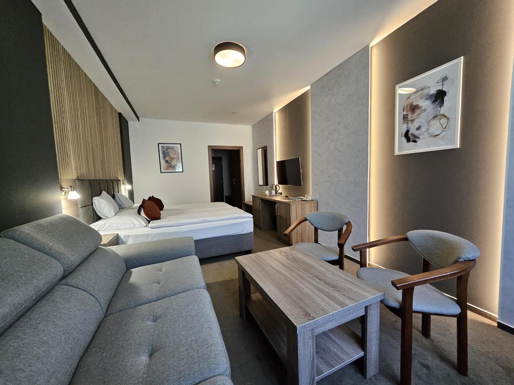Hotel Slavia Svidnik Spa & Restaurant Extérieur photo