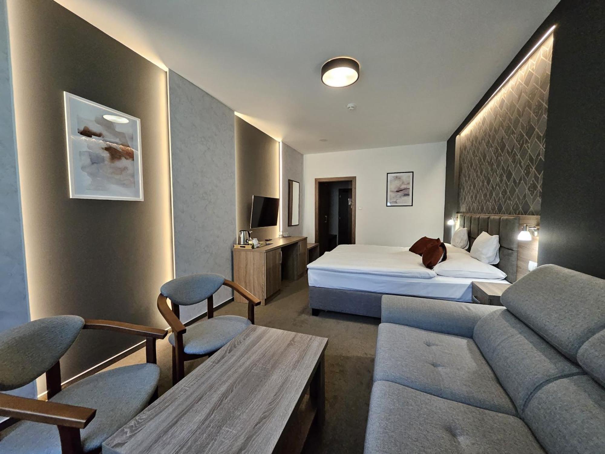 Hotel Slavia Svidnik Spa & Restaurant Extérieur photo