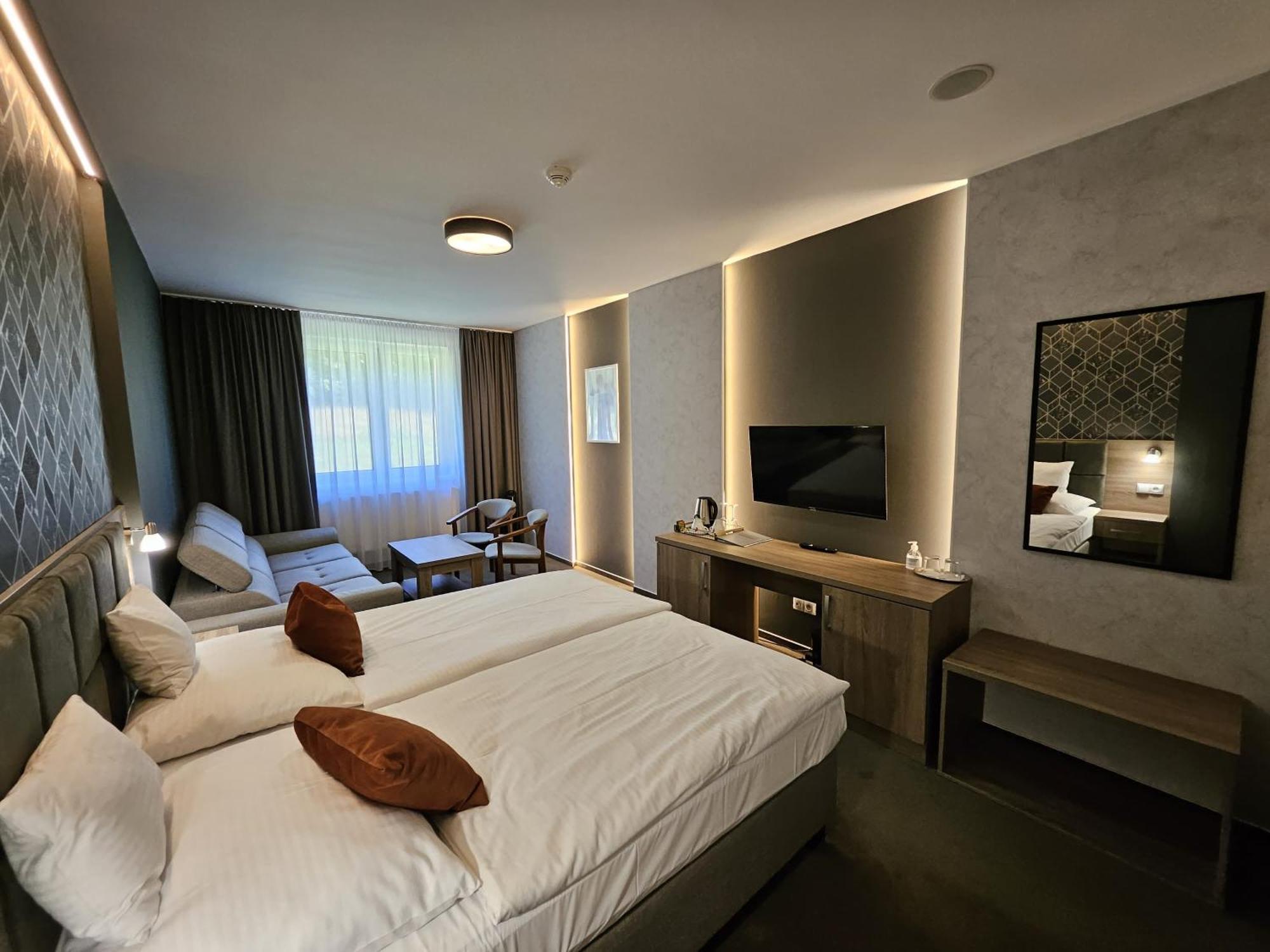 Hotel Slavia Svidnik Spa & Restaurant Extérieur photo