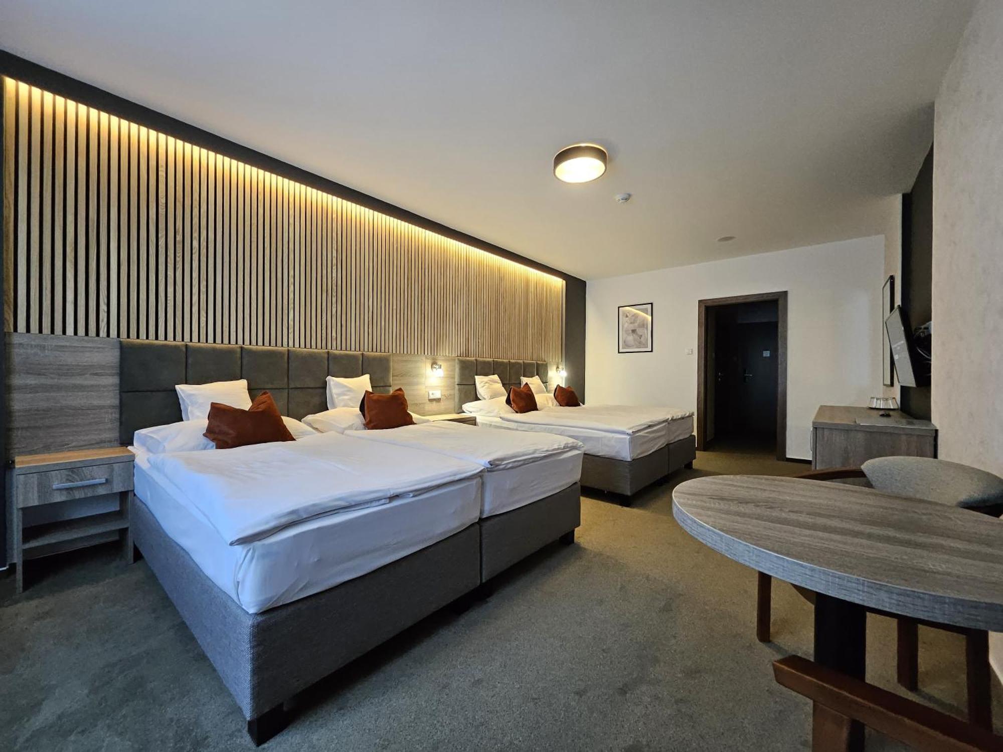 Hotel Slavia Svidnik Spa & Restaurant Extérieur photo