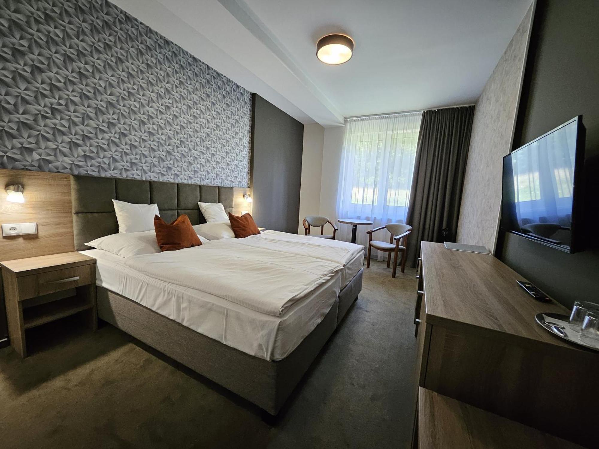 Hotel Slavia Svidnik Spa & Restaurant Extérieur photo