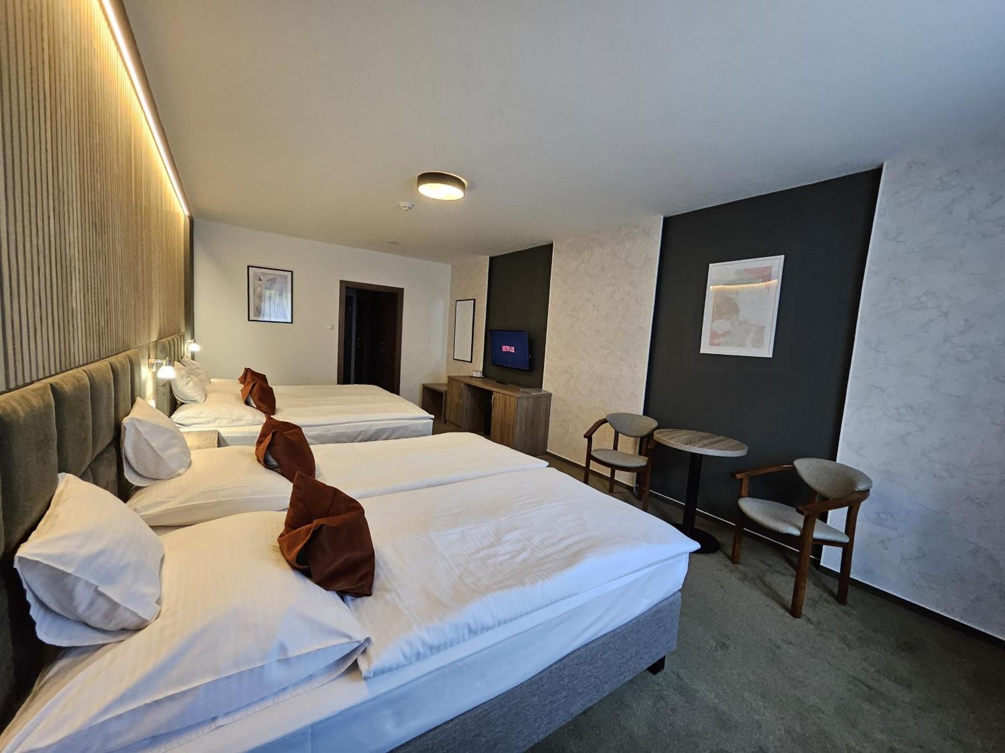 Hotel Slavia Svidnik Spa & Restaurant Extérieur photo