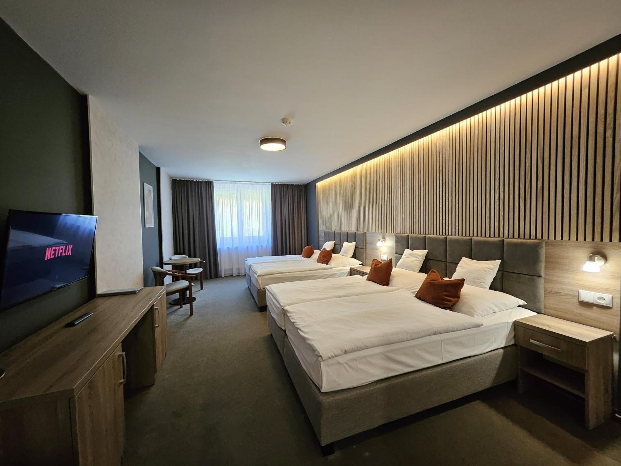 Hotel Slavia Svidnik Spa & Restaurant Extérieur photo